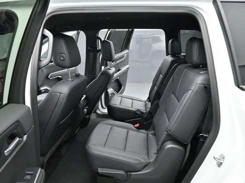 Used 2024 GMC Acadia Elevation w/ Luxury Package FWD image 29