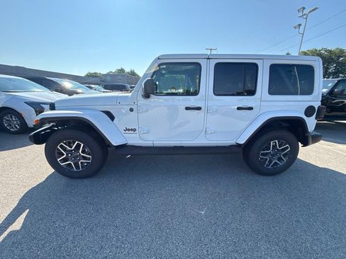 New 2026 Jeep Wrangler Unlimited Sahara AWD/4WD image 2