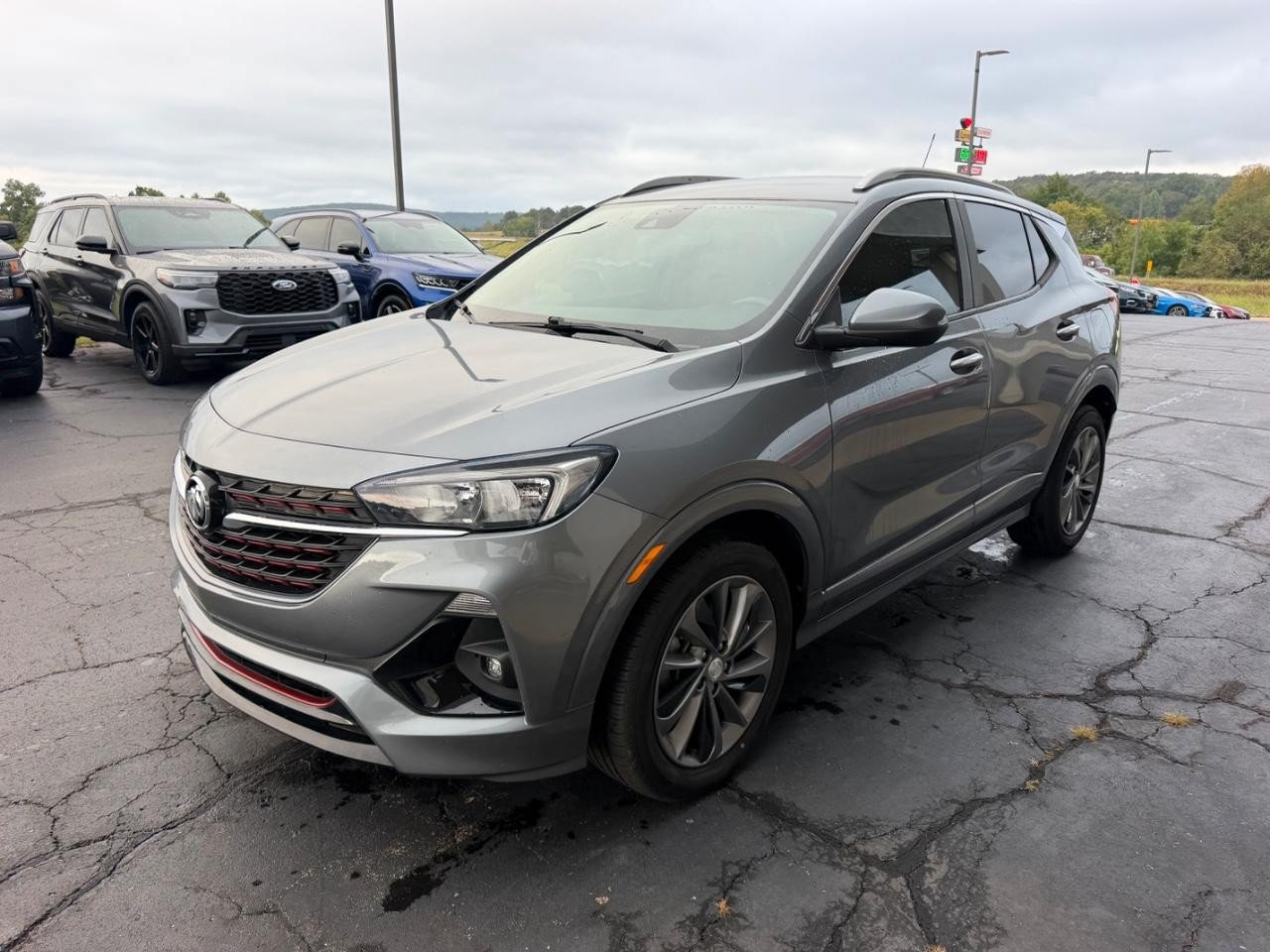 Used 2022 Buick Encore GX Select w/ Sport Touring Package FWD image 7