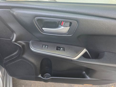 Used 2016 Toyota Camry LE image 24