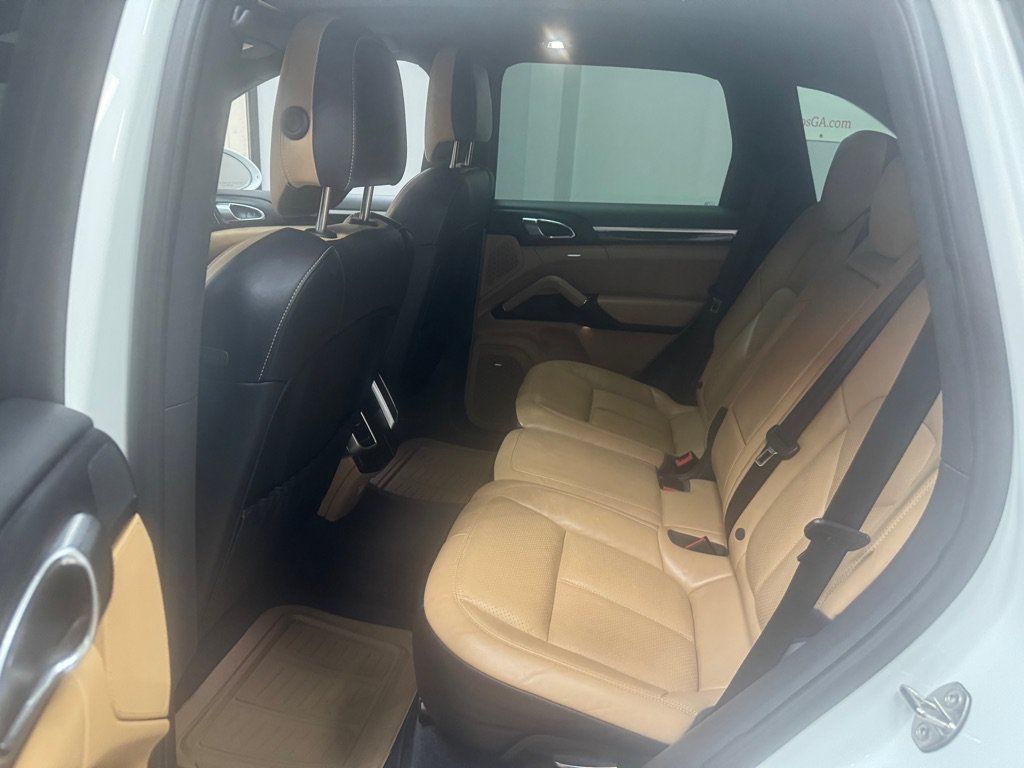 Used 2016 Porsche Cayenne AWD/4WD image 29