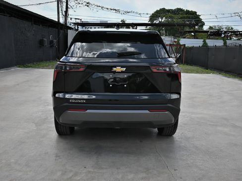 Used 2025 Chevrolet Equinox LT FWD image 4