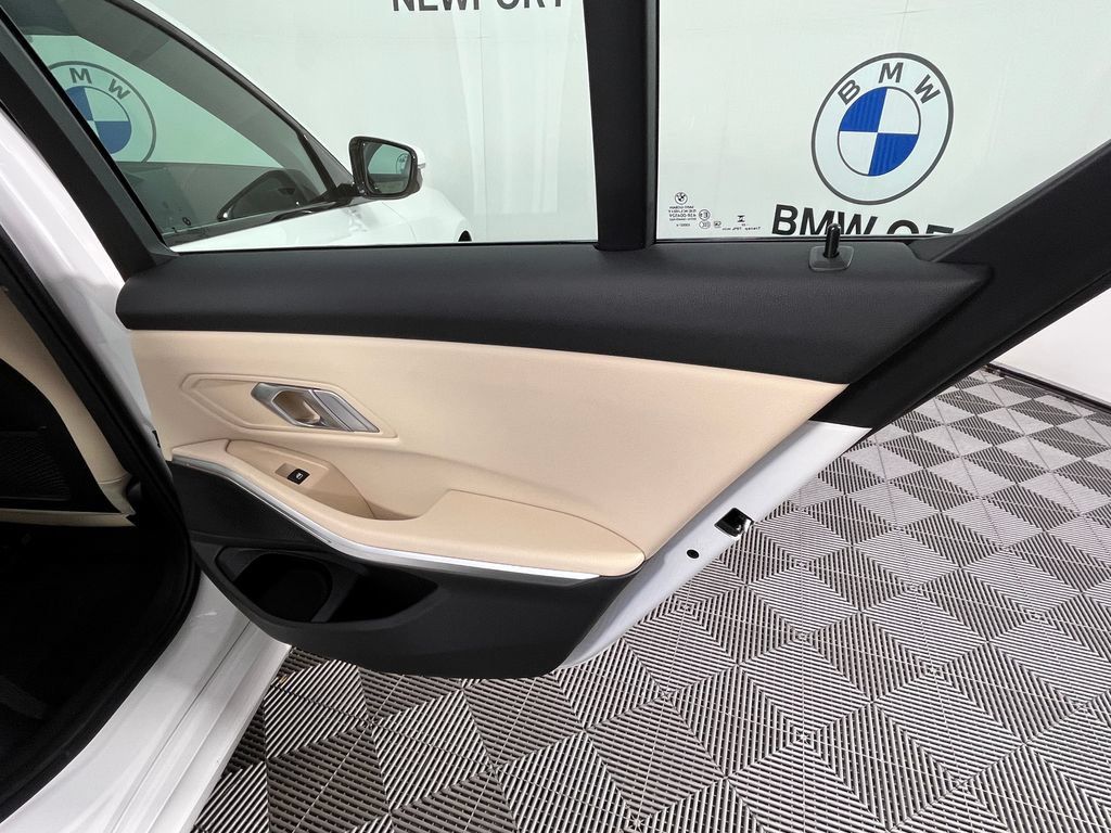 Used 2023 BMW 330i xDrive Sedan w/ M Sport Package AWD/4WD image 23