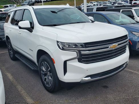 Used 2023 Chevrolet Tahoe LT w/ Luxury Package AWD/4WD image 2