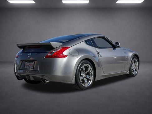 Used 2010 Nissan 370Z Coupe image 4