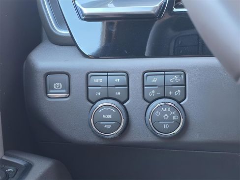 New 2026 Chevrolet Silverado 3500 LT w/ Texas Edition image 28