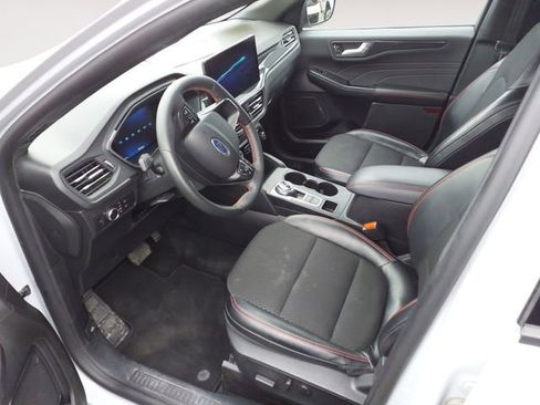 Certified 2025 Ford Escape ST-Line w/ Tech Pack #1 AWD/4WD image 15