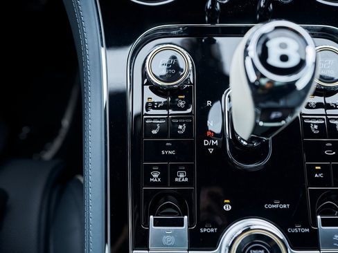 Used 2023 Bentley Continental GT Azure image 60