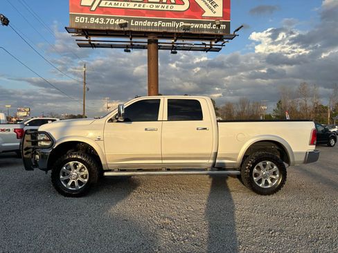 Used 2015 RAM 2500 Laramie w/ Convenience Group AWD/4WD image 2