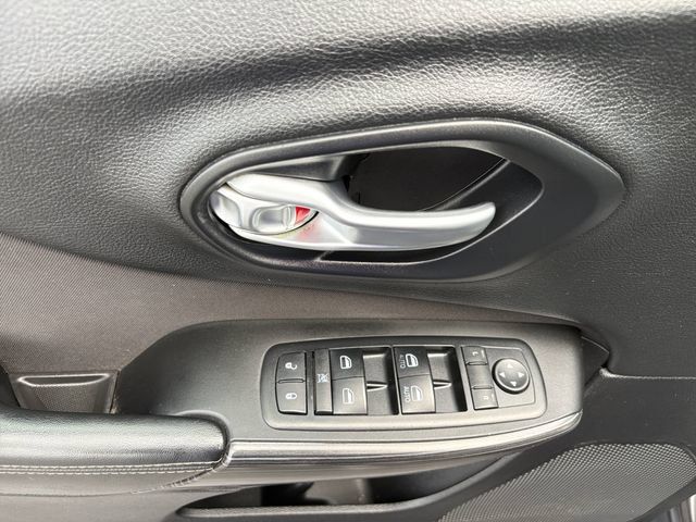 Used 2014 Jeep Cherokee Latitude AWD/4WD image 19