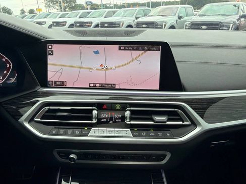 Used 2022 BMW X7 xDrive40i w/ M Sport Package AWD/4WD image 31