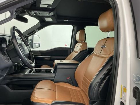 Used 2024 Ford F450 Platinum w/ FX4 Off-Road Package image 18