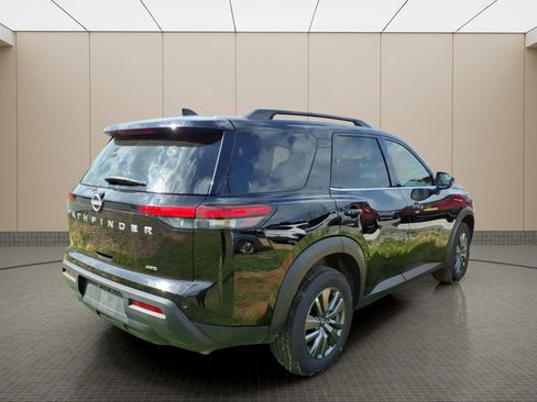 Used 2025 Nissan Pathfinder SV AWD/4WD image 9