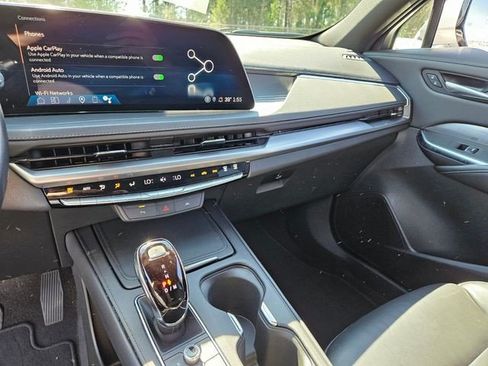 Certified 2024 Cadillac XT4 Premium Luxury FWD image 23