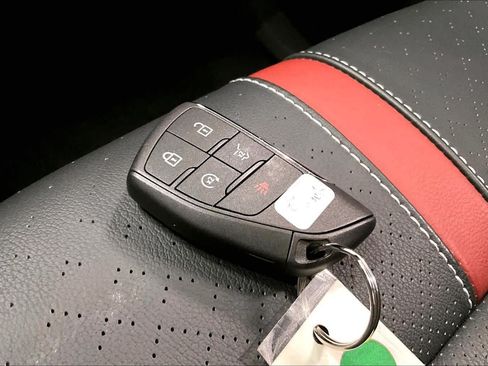 Used 2024 Chevrolet Traverse RS AWD/4WD image 17