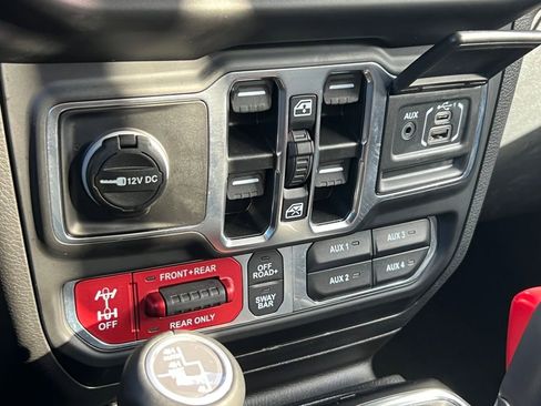 Used 2022 Jeep Wrangler Unlimited Rubicon w/ Trailer Tow Package image 35