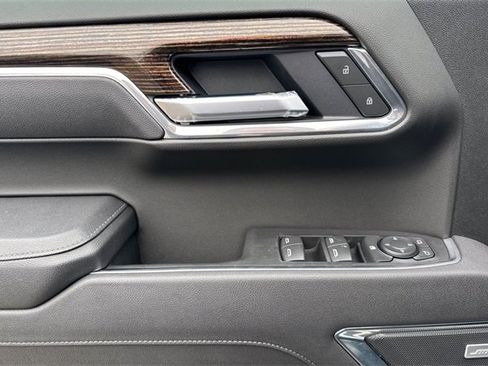 Used 2025 GMC Sierra 1500 Elevation w/ Elevation Premium Package image 11