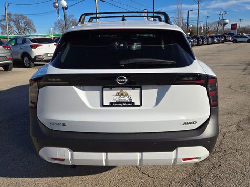 Used 2026 Nissan Kicks SV w/ Cold Weather Package AWD/4WD image 12