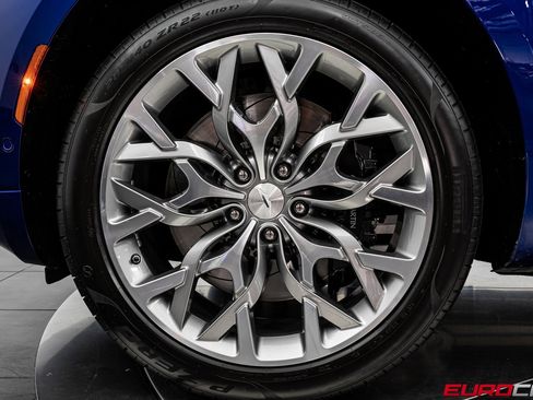 Used 2022 Aston Martin DBX image 20