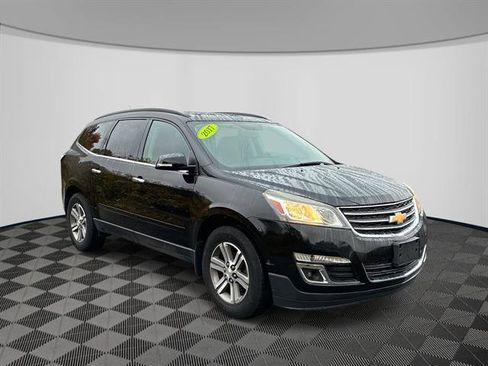 Used 2017 Chevrolet Traverse LT image 3