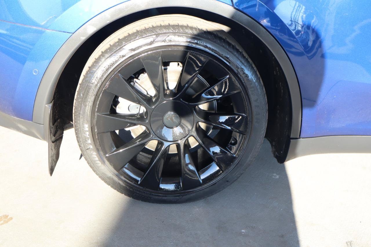Used 2022 Tesla Model Y Long Range AWD/4WD image 5