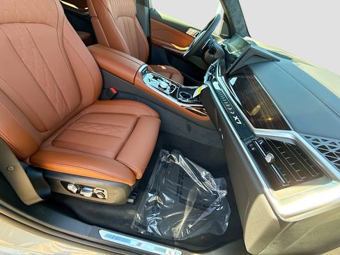 New 2026 BMW X7 xDrive40i w/ Executive Package image 16