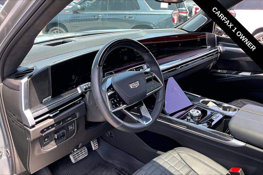 Used 2025 Cadillac Escalade V AWD/4WD image 11