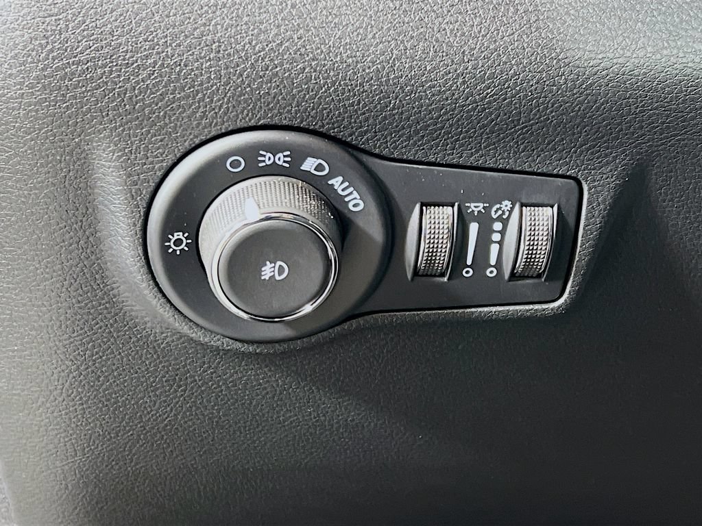 New 2026 Jeep Compass Latitude AWD/4WD image 10
