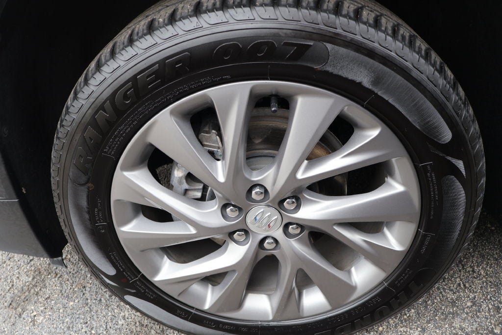 Used 2026 Buick Enclave Preferred AWD/4WD image 8