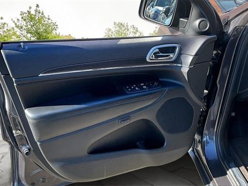 Used 2018 Jeep Grand Cherokee Limited w/ Luxury Group II image 22