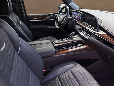 Certified 2023 Cadillac Escalade Sport Platinum RWD image 32