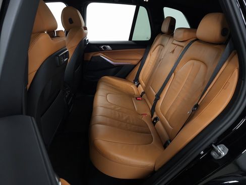 Used 2022 BMW X5 xDrive40i w/ Parking Assistance Package image 39