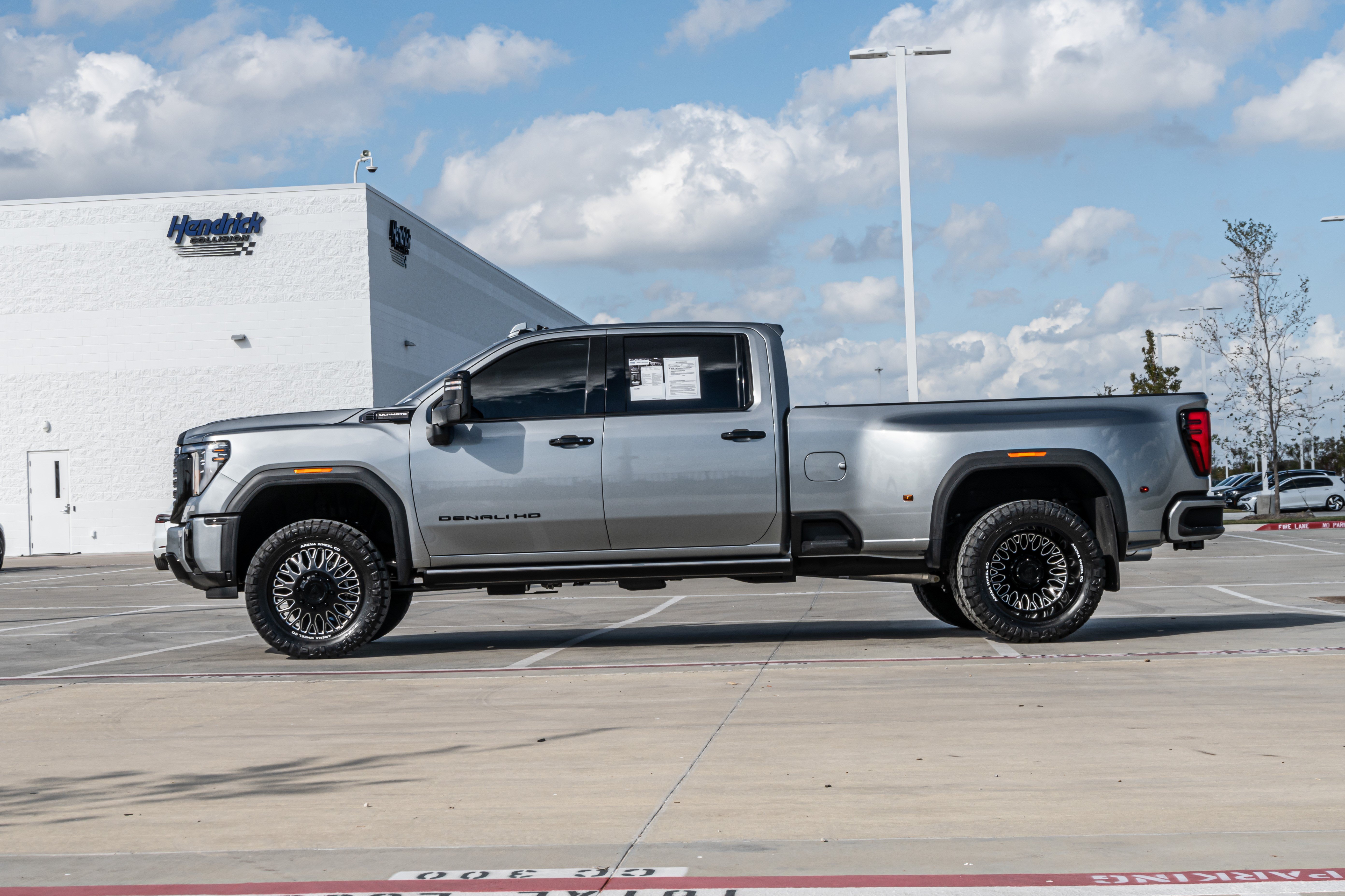 Used 2026 GMC Sierra 3500 Denali Ultimate AWD/4WD image 6