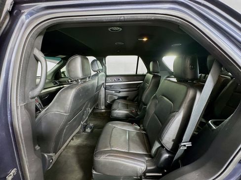 Used 2017 Ford Explorer XLT w/ Equipment Group 202A image 24