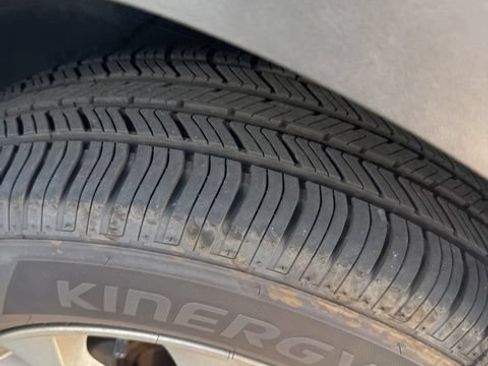 Used 2019 Hyundai Santa Fe SEL FWD image 7