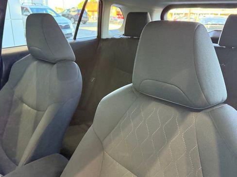 Used 2022 Toyota Corolla Cross LE image 21