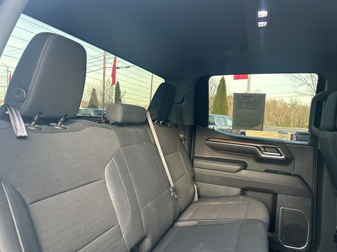 Used 2024 Chevrolet Silverado 1500 LT image 12