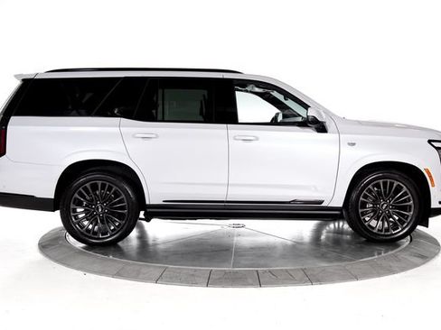 Used 2026 Cadillac Escalade Platinum Sport w/ LPO, Floor Liner Package AWD/4WD image 8