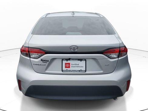 Used 2023 Toyota Corolla LE FWD image 6