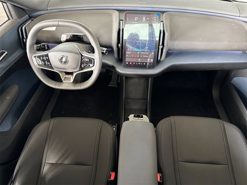 New 2025 Volvo EX30 Plus w/ Climate Package image 12