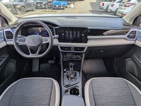 New 2026 Volkswagen Taos SE image 24