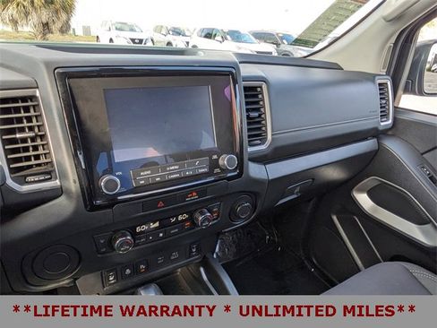 Used 2022 Nissan Frontier SV image 18