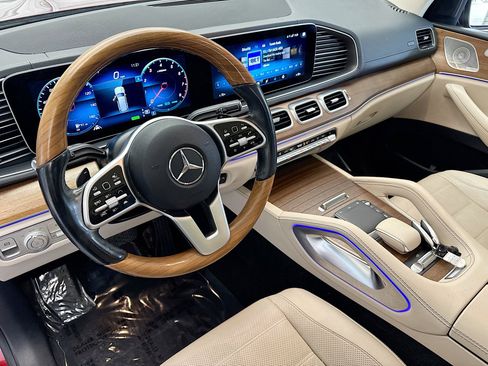 Used 2021 Mercedes-Benz GLS 450 4MATIC image 7