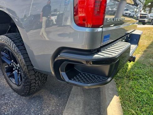 Used 2021 Chevrolet Silverado 1500 Custom Trail Boss image 13