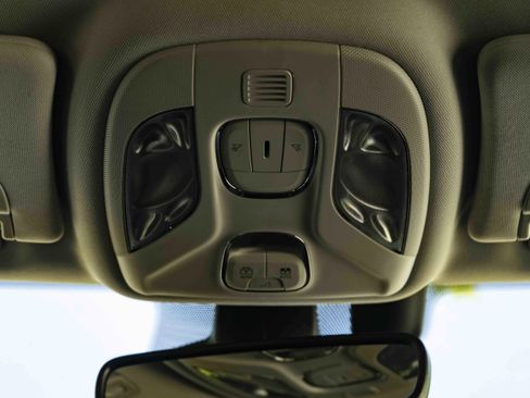 Used 2020 Jeep Compass Latitude FWD image 34