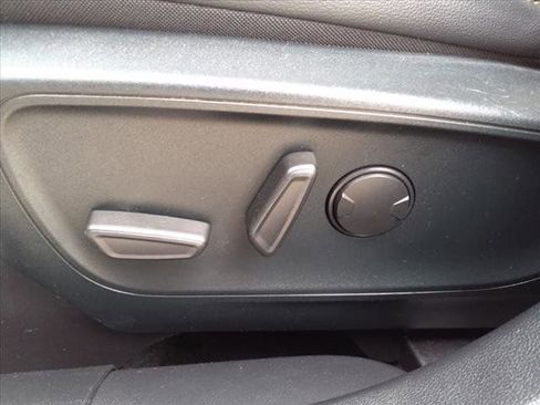 Used 2020 Ford Escape SEL image 12