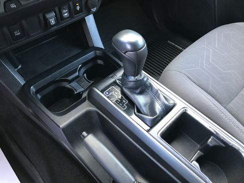 Used 2019 Toyota Tacoma TRD Off-Road image 24