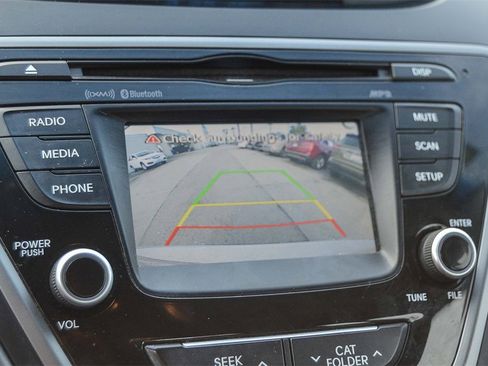 Used 2014 Hyundai Elantra Limited image 25