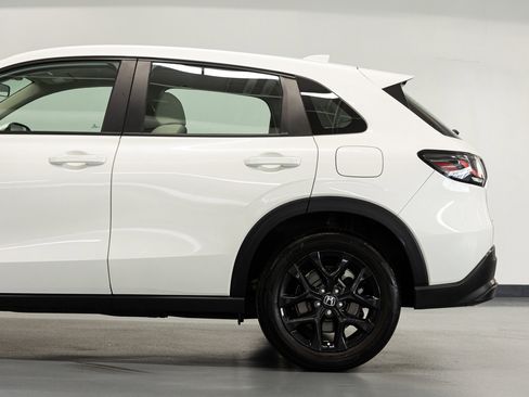 Used 2025 Honda HR-V LX image 10