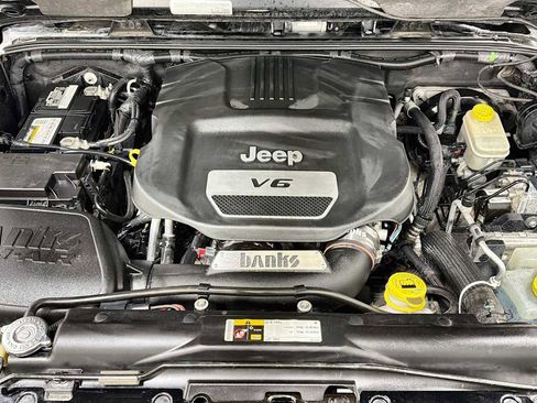 Used 2015 Jeep Wrangler Unlimited Sahara AWD/4WD image 28